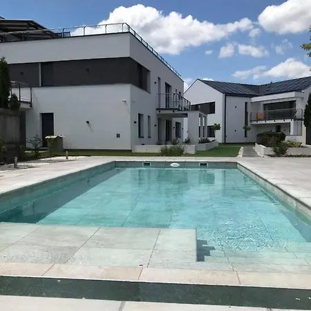 Oasis Проживание в семье Хайдусобосло